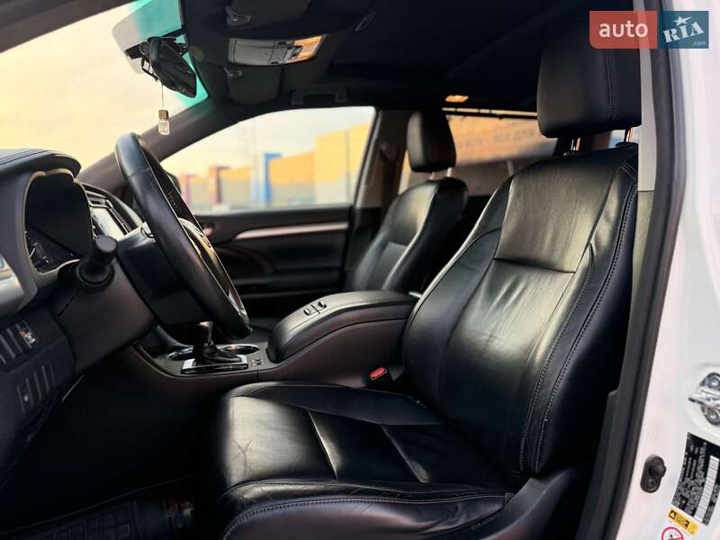 Внедорожник / Кроссовер Toyota Highlander 2014 в Киеве