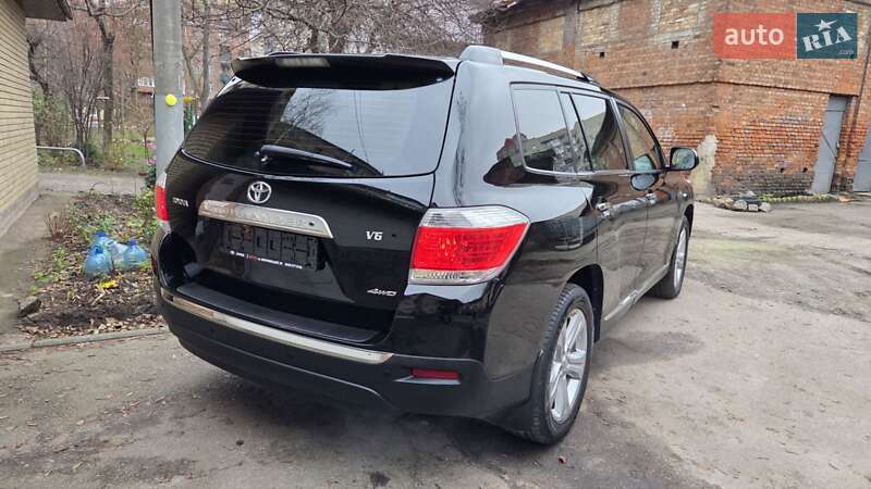 Внедорожник / Кроссовер Toyota Highlander 2013 в Харькове