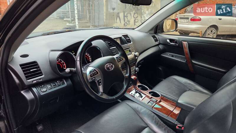 Внедорожник / Кроссовер Toyota Highlander 2013 в Харькове