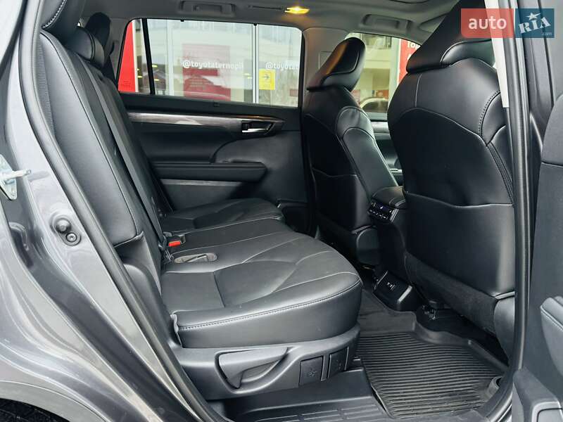 Позашляховик / Кросовер Toyota Highlander 2021 в Тернополі