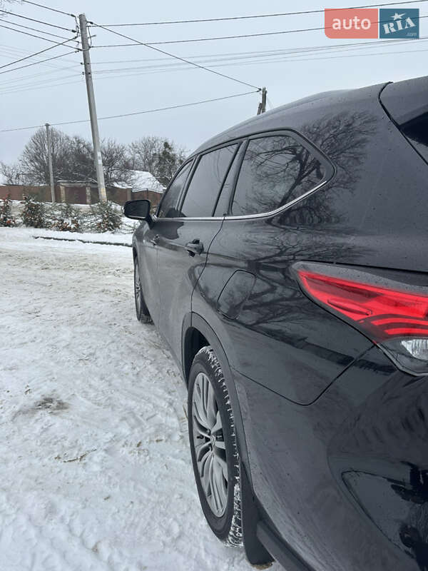 Позашляховик / Кросовер Toyota Highlander 2021 в Києві