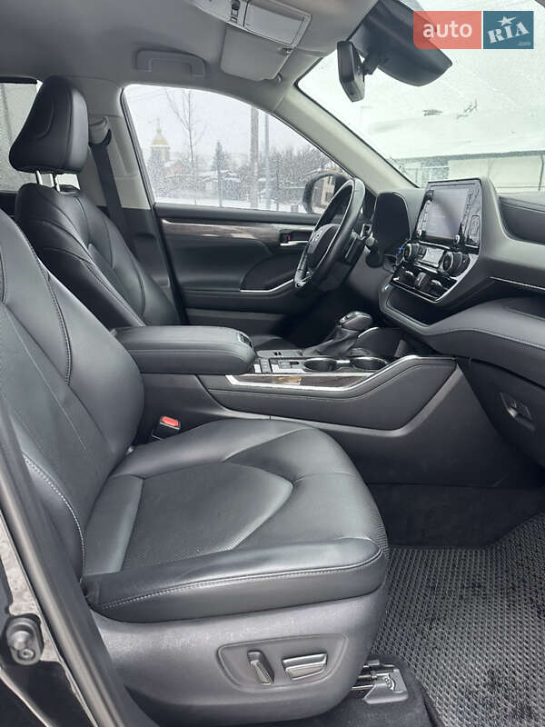 Позашляховик / Кросовер Toyota Highlander 2021 в Києві
