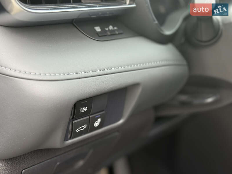 Внедорожник / Кроссовер Toyota Highlander 2021 в Самборе