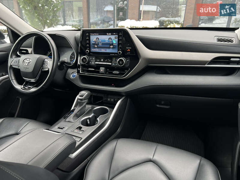 Внедорожник / Кроссовер Toyota Highlander 2020 в Ужгороде