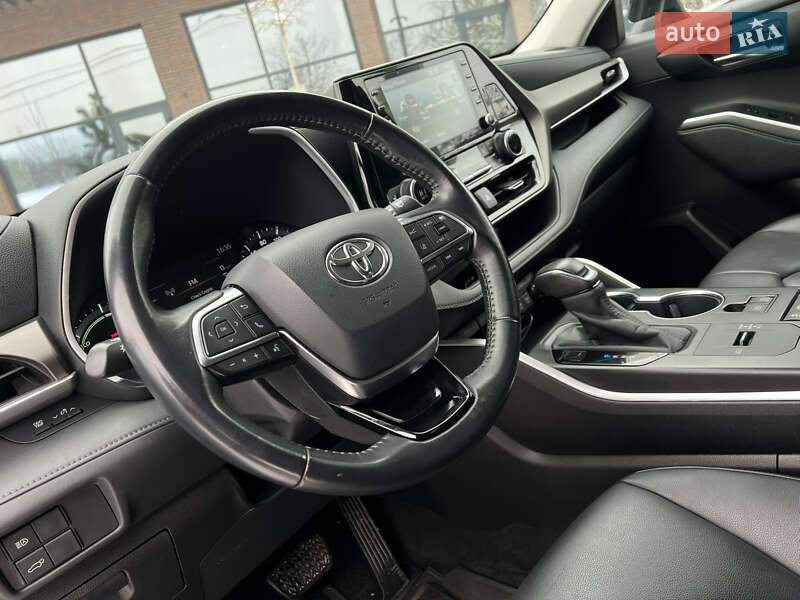 Внедорожник / Кроссовер Toyota Highlander 2020 в Ужгороде