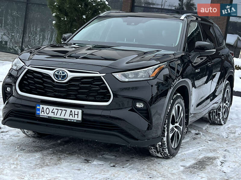 Внедорожник / Кроссовер Toyota Highlander 2020 в Ужгороде