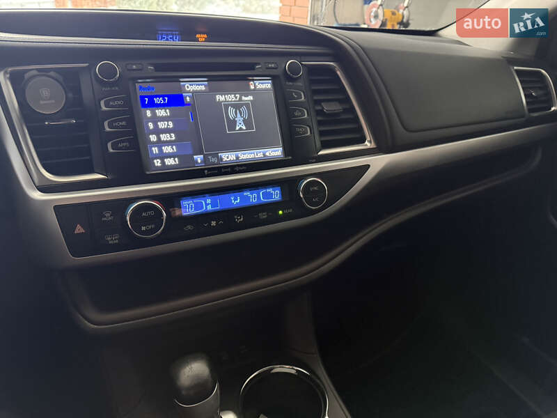 Внедорожник / Кроссовер Toyota Highlander 2016 в Днепре