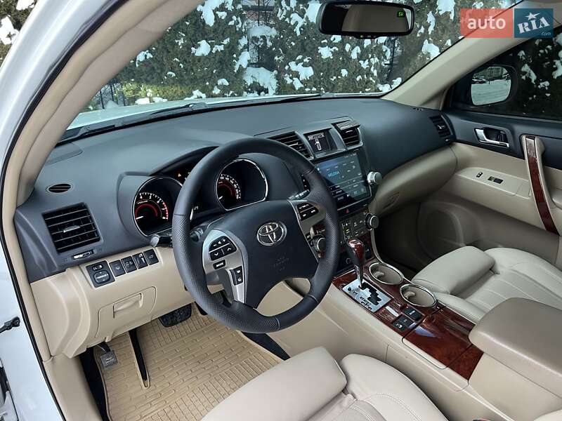 Внедорожник / Кроссовер Toyota Highlander 2013 в Львове фото 16 Внедорожник / Кроссовер Toyota Highlander 2013 в Львове
