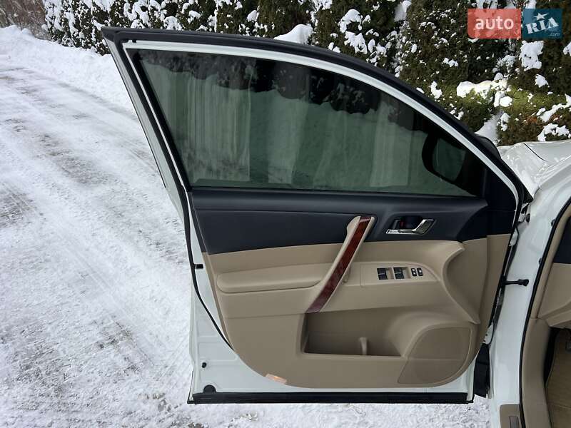 Внедорожник / Кроссовер Toyota Highlander 2013 в Львове фото 38 Внедорожник / Кроссовер Toyota Highlander 2013 в Львове