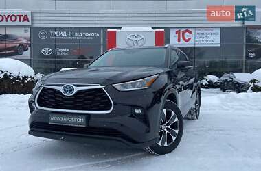 Внедорожник / Кроссовер Toyota Highlander 2021 в Хмельницком