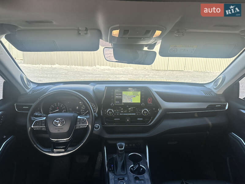 Внедорожник / Кроссовер Toyota Highlander 2021 в Гайсине