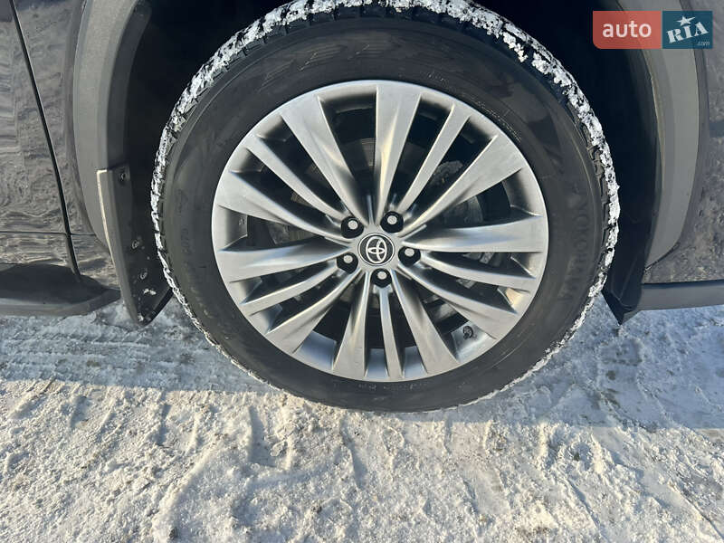 Внедорожник / Кроссовер Toyota Highlander 2021 в Гайсине