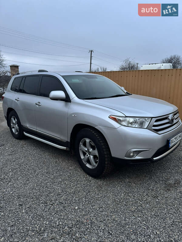 Внедорожник / Кроссовер Toyota Highlander 2011 в Врадиевке