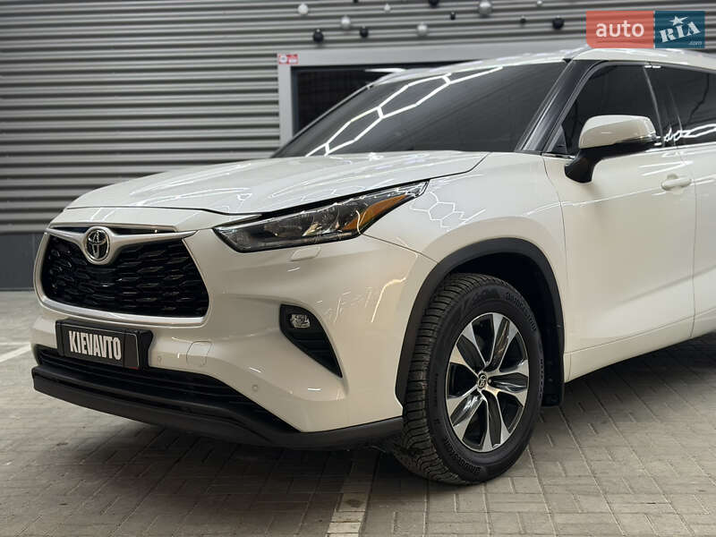 Внедорожник / Кроссовер Toyota Highlander 2020 в Киеве