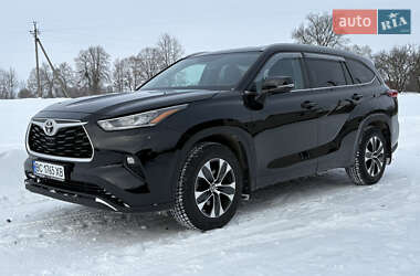 Позашляховик / Кросовер Toyota Highlander 2020 в Луцьку