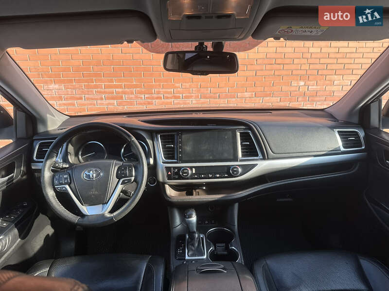 Внедорожник / Кроссовер Toyota Highlander 2014 в Киеве фото 19 Внедорожник / Кроссовер Toyota Highlander 2014 в Киеве