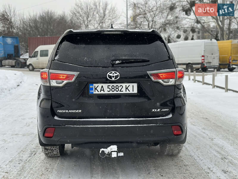 Внедорожник / Кроссовер Toyota Highlander 2016 в Житомире