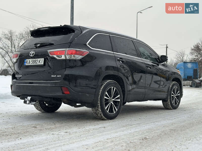 Внедорожник / Кроссовер Toyota Highlander 2016 в Житомире