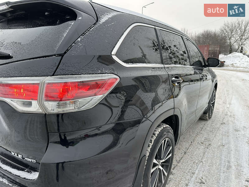 Внедорожник / Кроссовер Toyota Highlander 2016 в Житомире