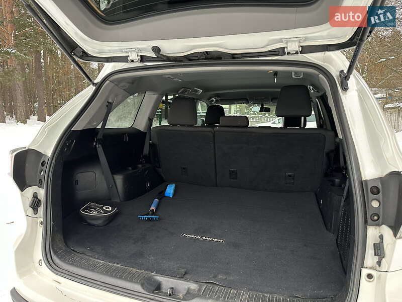 Внедорожник / Кроссовер Toyota Highlander 2016 в Житомире