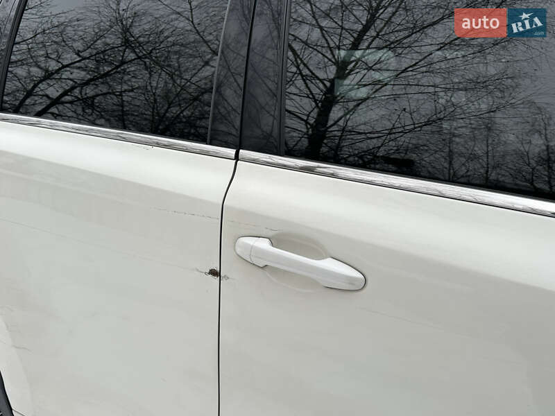 Внедорожник / Кроссовер Toyota Highlander 2016 в Житомире