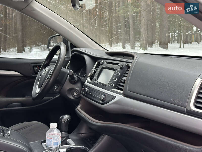 Внедорожник / Кроссовер Toyota Highlander 2016 в Житомире