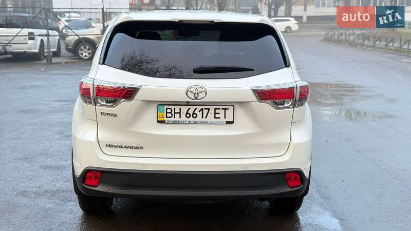 Внедорожник / Кроссовер Toyota Highlander 2014 в Одессе