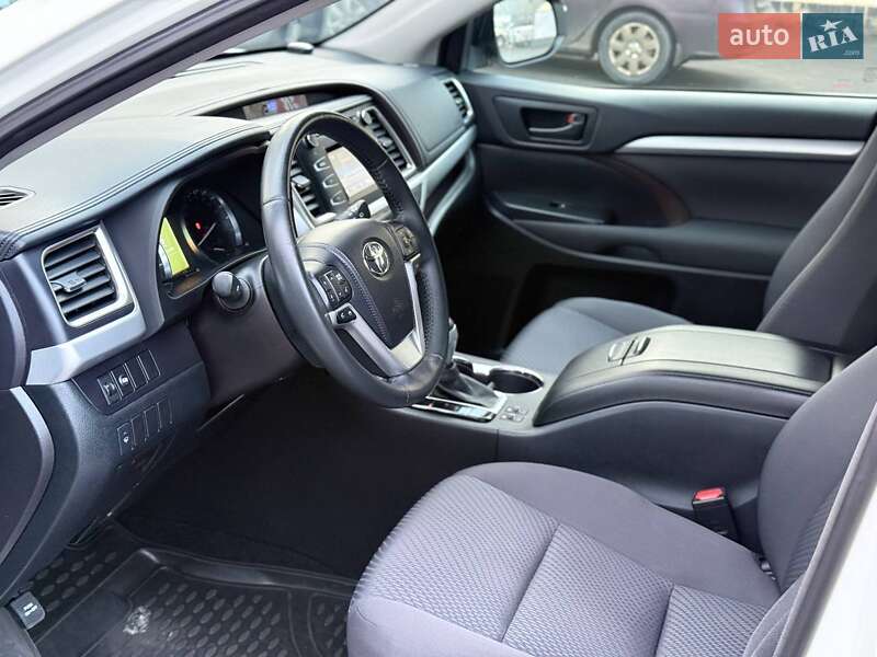 Внедорожник / Кроссовер Toyota Highlander 2014 в Одессе