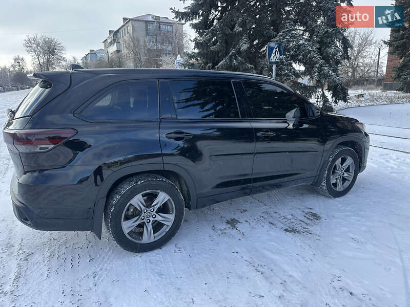 Внедорожник / Кроссовер Toyota Highlander 2019 в Харькове