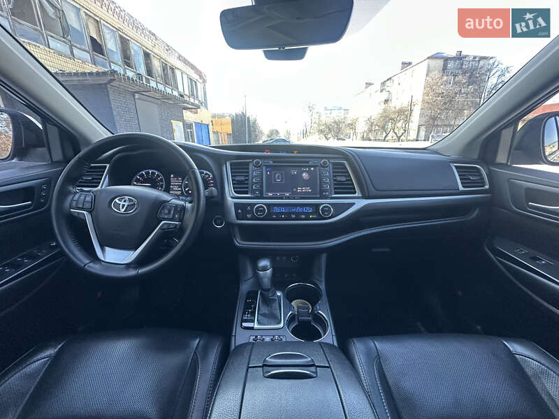 Внедорожник / Кроссовер Toyota Highlander 2019 в Харькове