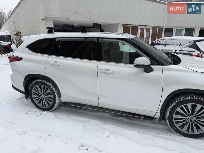 Внедорожник / Кроссовер Toyota Highlander 2020 в Киеве