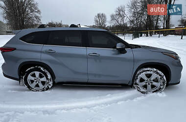 Позашляховик / Кросовер Toyota Highlander 2020 в Сумах