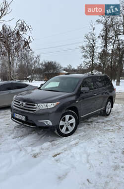 Внедорожник / Кроссовер Toyota Highlander 2012 в Конотопе