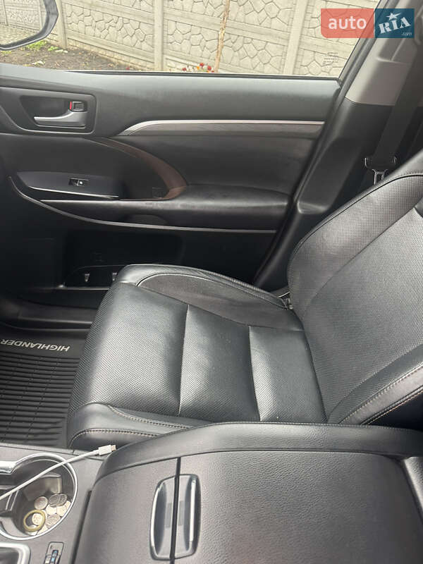 Внедорожник / Кроссовер Toyota Highlander 2017 в Киеве фото 14 Внедорожник / Кроссовер Toyota Highlander 2017 в Киеве