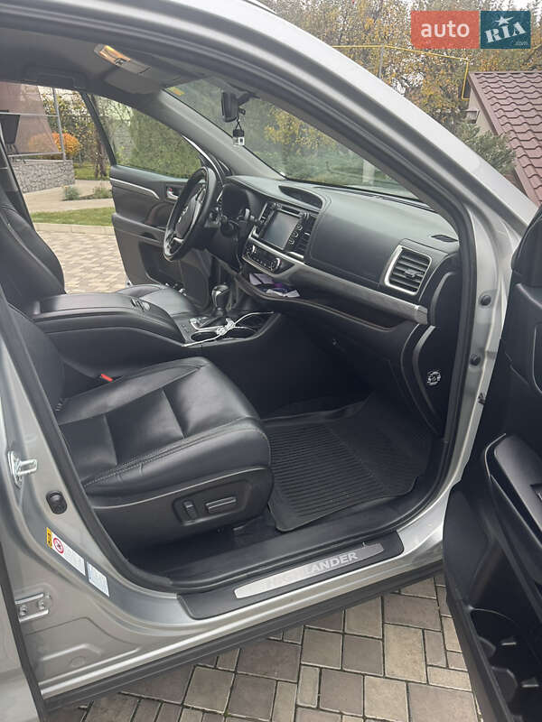 Внедорожник / Кроссовер Toyota Highlander 2017 в Киеве фото 20 Внедорожник / Кроссовер Toyota Highlander 2017 в Киеве