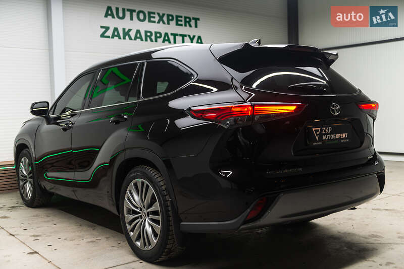 Внедорожник / Кроссовер Toyota Highlander 2021 в Мукачево
