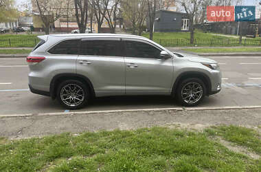Позашляховик / Кросовер Toyota Highlander 2019 в Києві