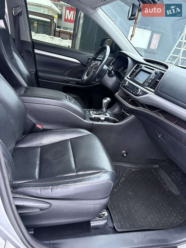 Внедорожник / Кроссовер Toyota Highlander 2014 в Киеве фото 11 Внедорожник / Кроссовер Toyota Highlander 2014 в Киеве