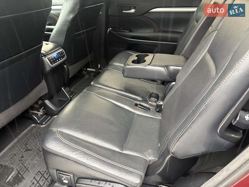 Внедорожник / Кроссовер Toyota Highlander 2014 в Харькове фото 44 Внедорожник / Кроссовер Toyota Highlander 2014 в Харькове