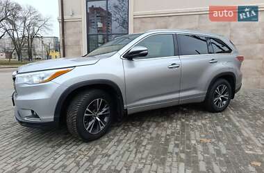 Внедорожник / Кроссовер Toyota Highlander 2016 в Николаеве