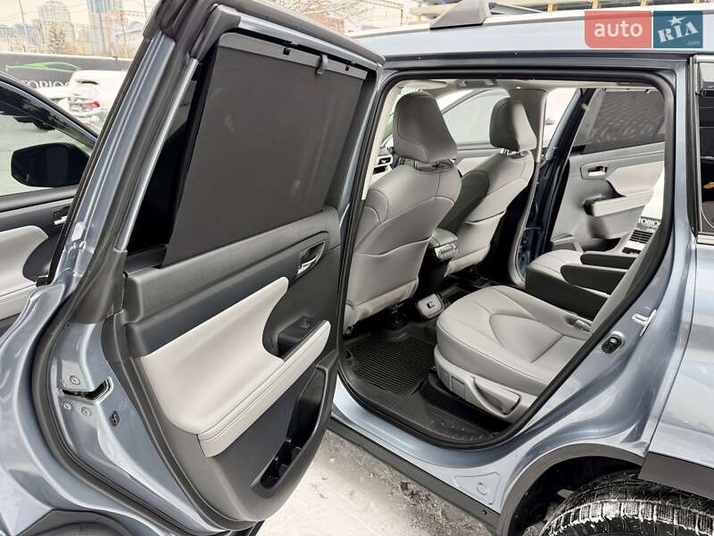 Позашляховик / Кросовер Toyota Highlander 2021 в Києві фото 40 Позашляховик / Кросовер Toyota Highlander 2021 в Києві