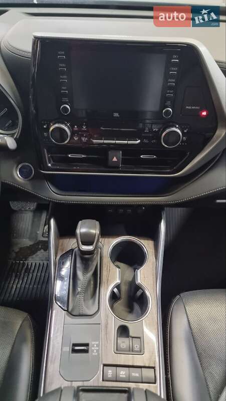 Позашляховик / Кросовер Toyota Highlander 2021 в Києві