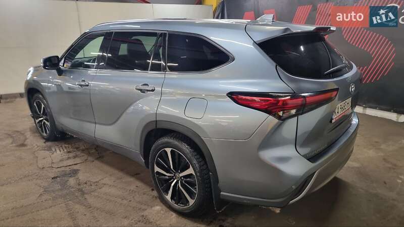 Позашляховик / Кросовер Toyota Highlander 2021 в Києві
