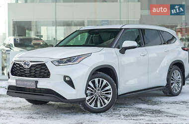 Внедорожник / Кроссовер Toyota Highlander 2024 в Львове