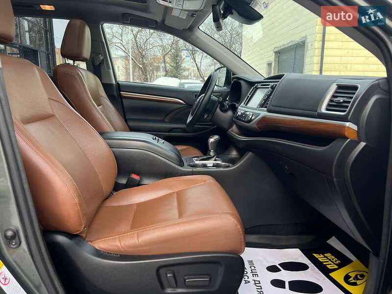 Внедорожник / Кроссовер Toyota Highlander 2018 в Ивано-Франковске фото 17 Внедорожник / Кроссовер Toyota Highlander 2018 в Ивано-Франковске
