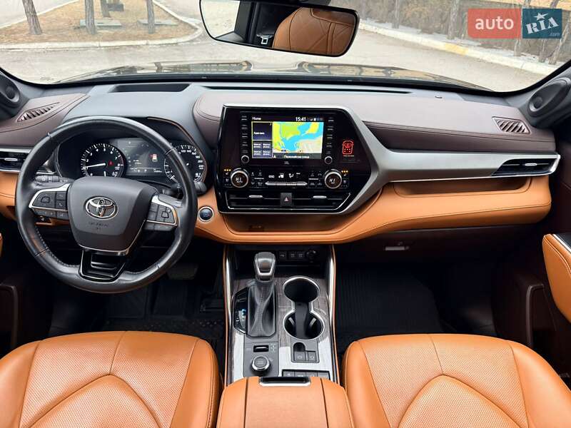 Внедорожник / Кроссовер Toyota Highlander 2021 в Кременчуге фото 7 Внедорожник / Кроссовер Toyota Highlander 2021 в Кременчуге