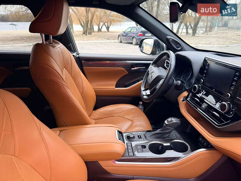 Внедорожник / Кроссовер Toyota Highlander 2021 в Кременчуге фото 11 Внедорожник / Кроссовер Toyota Highlander 2021 в Кременчуге