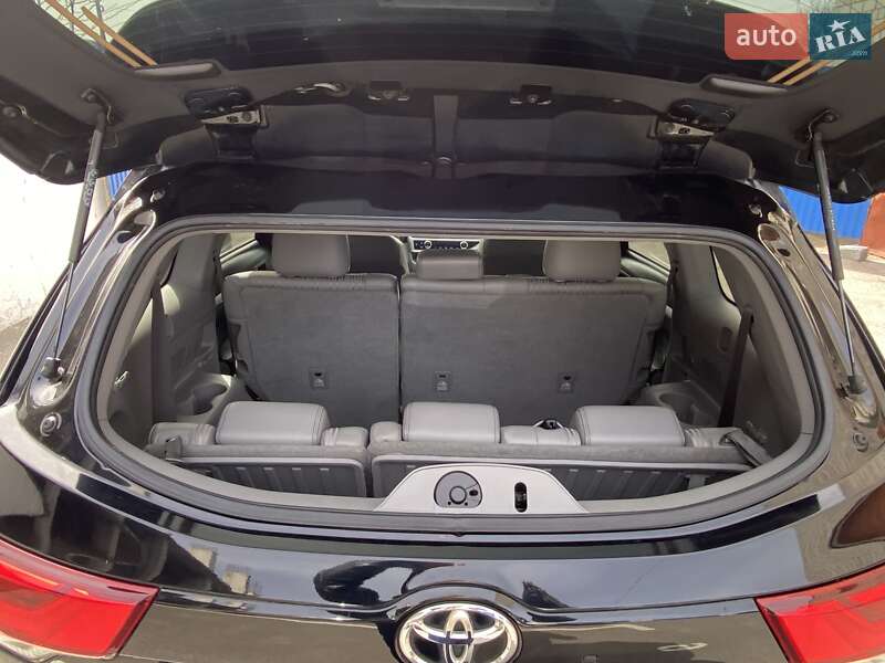 Внедорожник / Кроссовер Toyota Highlander 2018 в Киеве