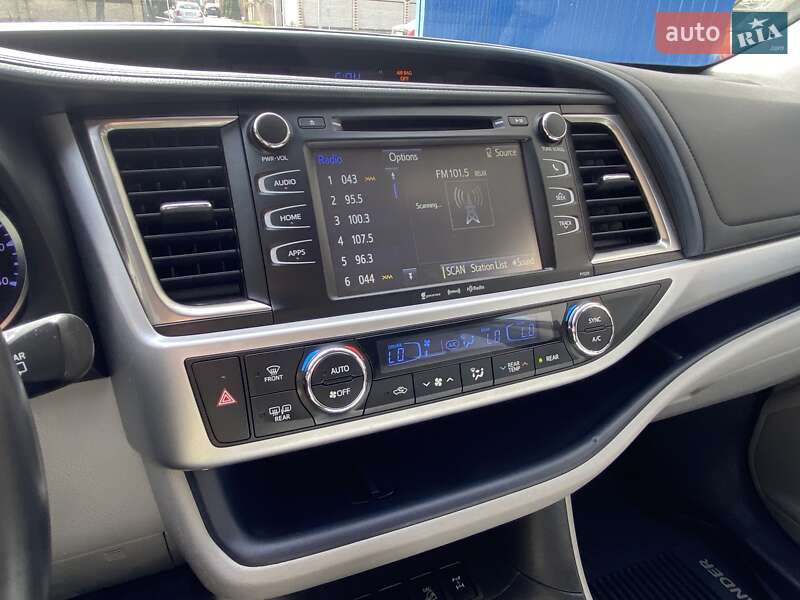 Внедорожник / Кроссовер Toyota Highlander 2018 в Киеве