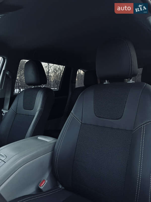 Внедорожник / Кроссовер Toyota Highlander 2017 в Днепре